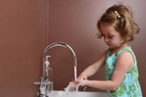 Nguyên tắc để mẹ nuôi con không bị ốm