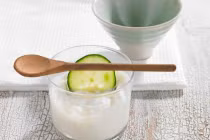 Bí quyết phục hồi làn da trắng hồng sau khi đi biển