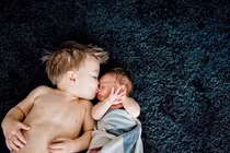 Chùm ảnh ngộ nghĩnh con trai dưới ống kính cha