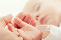 Mẹo nhỏ xoa dịu cơn đau bụng cho bé