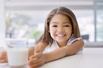 Mẹ thông minh cho con uống sữa đúng giờ