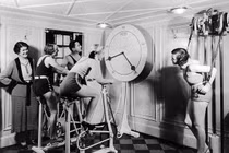 Ảnh hiếm về phụ nữ thời xưa tập thể dục