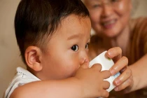 Tham khảo 8 mẹo chữa nấc cụt cho trẻ nhỏ