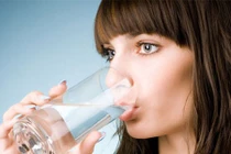 Uống nước đúng cách để đẹp da, thon gọn hơn