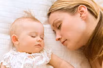 Cách hay giữ ấm cho bé khi ngủ mùa đông