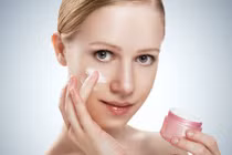 9 mỹ phẩm phụ nữ nên có trong mùa thu