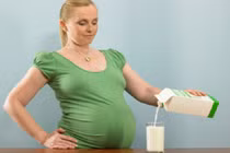 Những lưu ý ăn uống cho bà bầu công sở