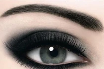 Lỗi trang điểm mắt khiến bạn già đi