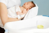 Nguyên tắc vệ sinh thân thể cho trẻ ngày lạnh