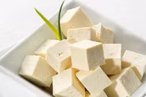 Dưỡng da trắng mịn mùa lạnh với mặt nạ đậu phụ