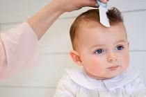 Quan niệm làm đẹp cổ hủ cho trẻ khi lọt lòng