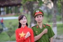 Hot boy cảnh sát hút gần 100.000 lượt theo dõi