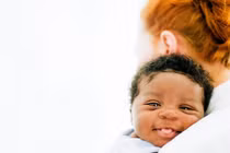 Bộ ảnh tuyệt đẹp về bé con nuôi da màu