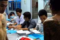 Ngày đầu ở trung tâm thu gom người nghiện tại TP HCM