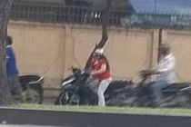 Thâm nhập thế giới cave di động mặc đồ công sở