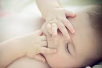 Lỗi tai hại khi chăm sóc giấc ngủ cho bé