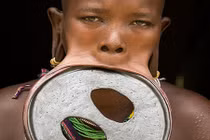 Choáng với cô gái nong rộng vành môi nhất thế giới