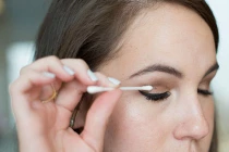 Mẹo làm đẹp độc đáo với tăm bông