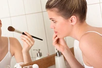 7 nguyên tắc chọn mỹ phẩm cho da bị mụn