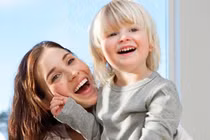 Bí quyết giúp mẹ dạy bé cách sống lạc quan 