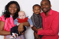 Ngỡ ngàng những cặp vợ chồng sinh con khác màu da