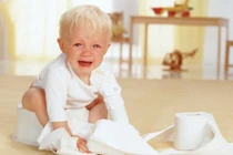 Những vấn đề cần biết khi trẻ bị són phân