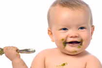 Dấu hiệu bé đã sẵn sàng ăn dặm