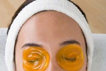 Tự chế mặt nạ xóa nhăn vùng mắt