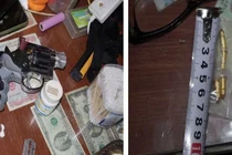 Bắt nhóm tội phạm ma túy, thu giữ 1 khẩu súng rulo