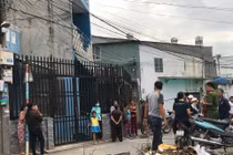 Con gái hoảng hồn phát hiện bố mẹ nằm gục trên vũng máu