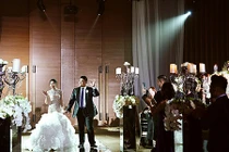 Đám cưới triệu đô trong nhà ông trùm khiến ai cũng "phát hoảng"