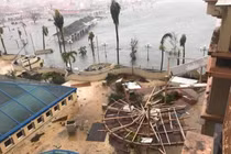 Sân bay độc đáo nhất thế giới hư hại nặng vì bão Irma 