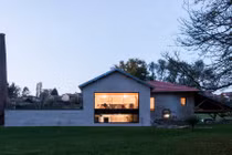 Nhà xưởng bỏ hoang đẹp mê hồn sau khi được cải tạo 