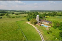 Kinh ngạc ngôi nhà tuyệt đẹp được cải tạo từ cối xay gió