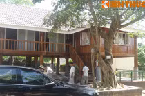 Đại gia Hà Nội sốt xình xịch sắm nhà sàn xa xỉ 