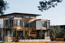 Nhà làm từ container vẫn đẹp "quên sầu"