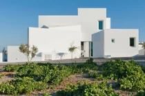 Nhà trắng tinh, đẹp như resort ai nhìn cũng mê