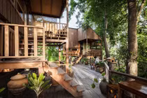 "Rụng tim" với ngôi nhà gỗ nhỏ xinh giữa rừng