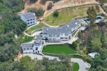 Ngắm biệt thự 200 tỷ người tình của Taylor Swift vừa rao bán