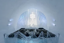 Ngắm khách sạn băng 5 tỷ sắp sập tan