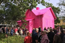 Ngôi nhà cổ được mặc áo len suốt mùa thu đông