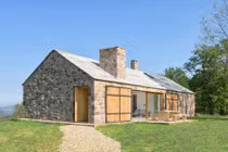 Ngắm nhà cấp 4 ốp đá trên đồi cực thơ mộng 