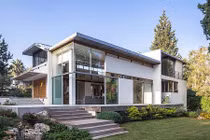 Mát mắt ngắm nhà ngập nắng và cây xanh