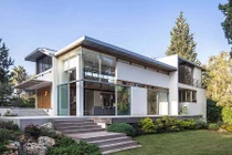 Mát mắt ngắm nhà ngập nắng và cây xanh