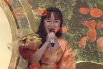 Ngỡ ngàng bà chủ Vietjet Air hóa công chúa, hát tuyệt hay