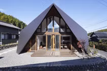 Thiết kế mái "kịch độc" của ngôi nhà Nhật Bản