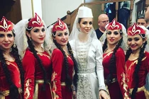 Choáng váng đám cưới triệu đô xa xỉ của con trai tỷ phú Nga 