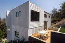 Nhà trên đồi trắng tinh khôi, đẹp quên sầu