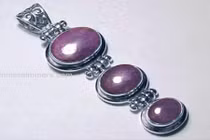 Ngắm trang sức ruby giá khủng đại gia tặng người tình dịp 8/3 