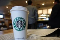 Dân công sở Hà Nội chê cà phê Starbuks đắt